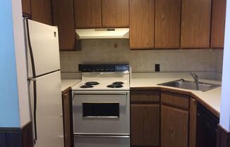 2 beds, 1 bath, $1,575, Unit J