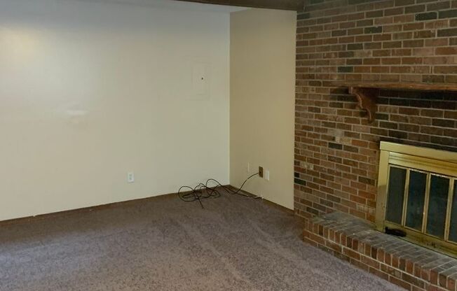 3 beds, 1 bath, $1,329