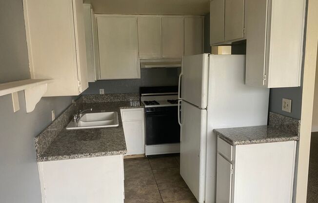 1 bed, 1 bath, $1,050, Unit APARTMENT C