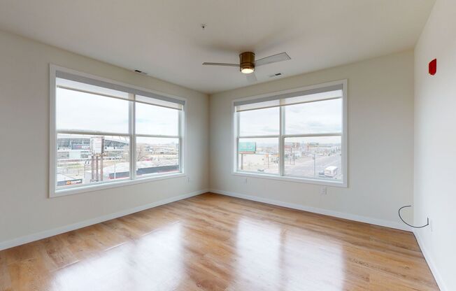 1 bed, 1 bath, 887 sqft, $1,900, Unit 501