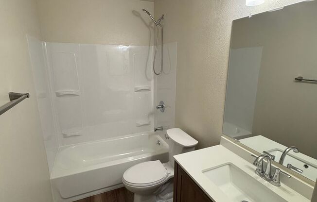 2 beds, 2 baths, 898 sqft, $1,746, Unit 1101