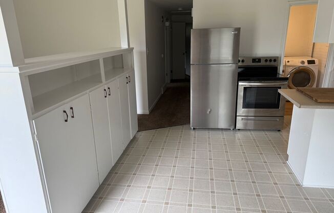 Spacious 2 Bedroom Lakewood Duplex
