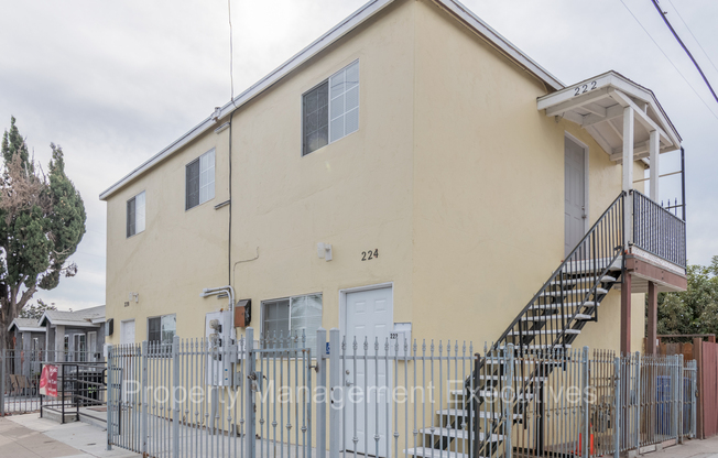 3 Bedroom, 1 Bath Apartment close to everything