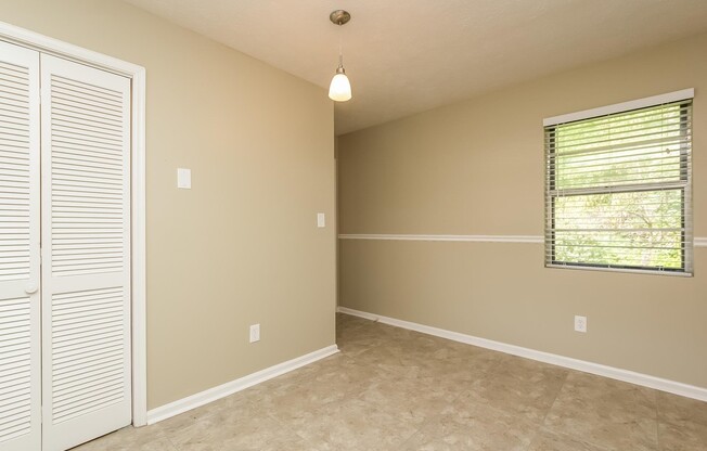 3790 CREEKVIEW CIR