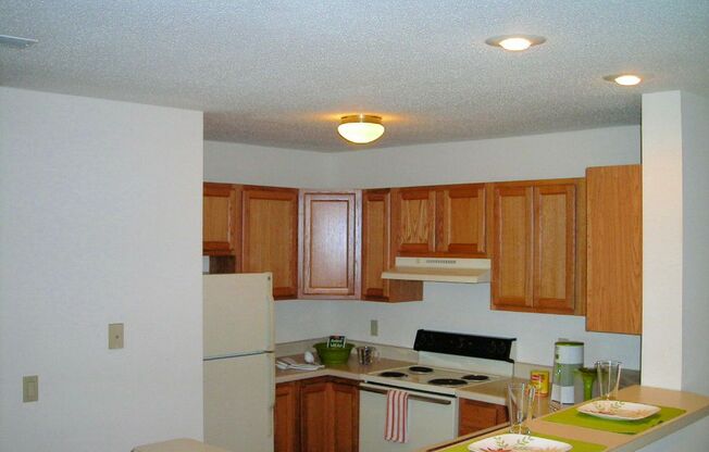 3 beds, 2 baths, 1,285 sqft, $2,090, Unit 2898-206