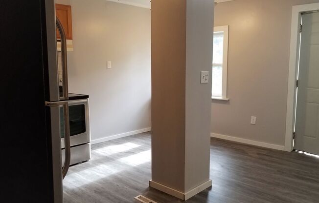 2 beds, 1 bath, $1,300