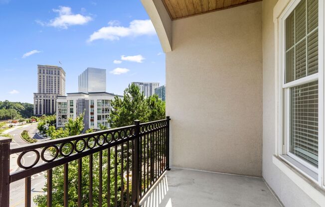 2 beds, 2 baths, $2,695, Unit Unit 1305