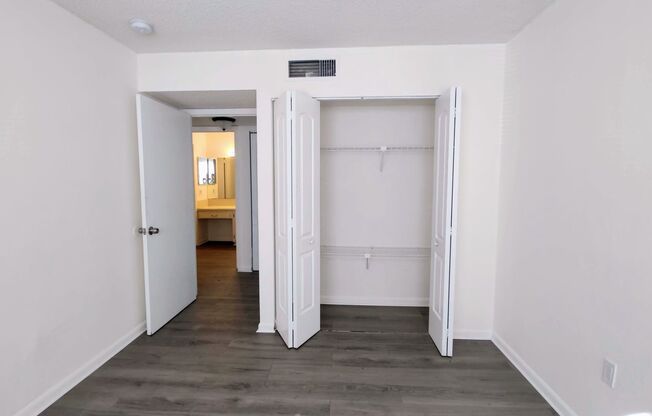 2 beds, 1 bath, $2,250, Unit #I-103