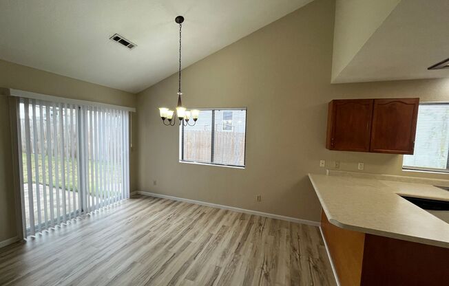 3 beds, 3 baths, 1,747 sqft, $1,395, Unit 122