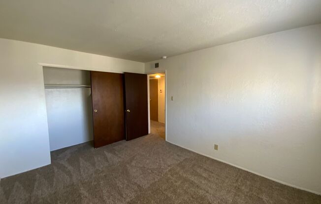 2 beds, 1 bath, 836 sqft, $900, Unit Unit D