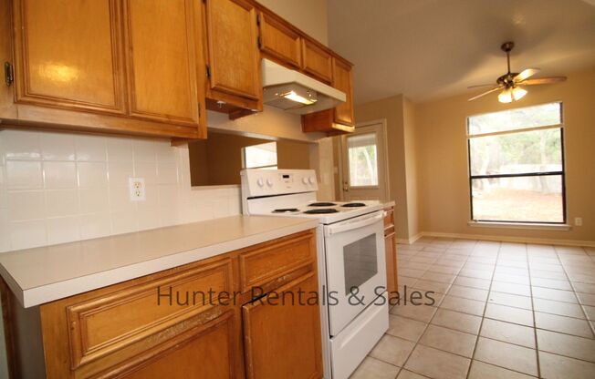 3 beds, 2 baths, $1,395