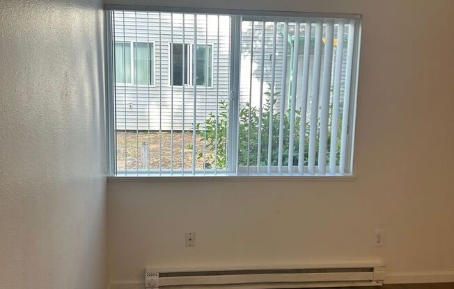 2 beds, 1 bath, 930 sqft, $1,975, Unit S3