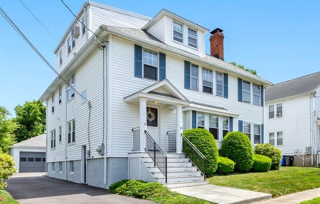 17 HOLDEN RD