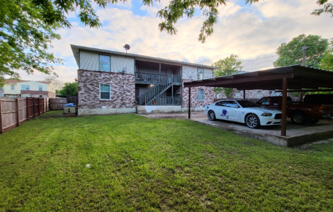 901 SISSOM RD