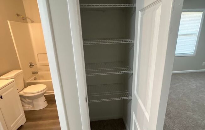 2 beds, 1.5 baths, 1,100 sqft, $1,099, Unit 706-C