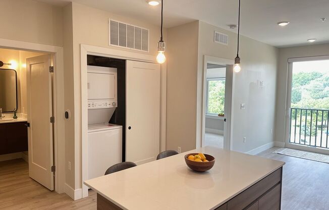1 bed, 1 bath, 621 sqft, $1,695, Unit Unit 210