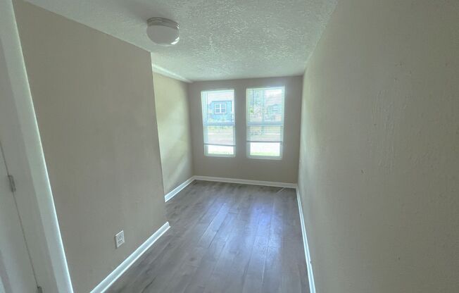 2 beds, 1 bath, $1,250