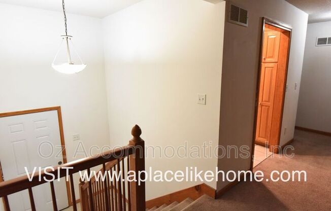 5202 HARDY CT