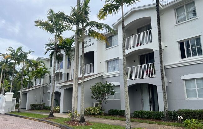 3 beds, 2 baths, 1,079 sqft, $3,200, Unit 13780-301