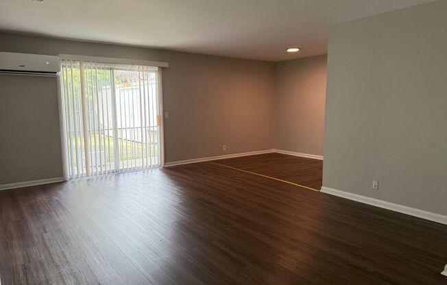 2 beds, 1 bath, 1,000 sqft, $1,195, Unit B2