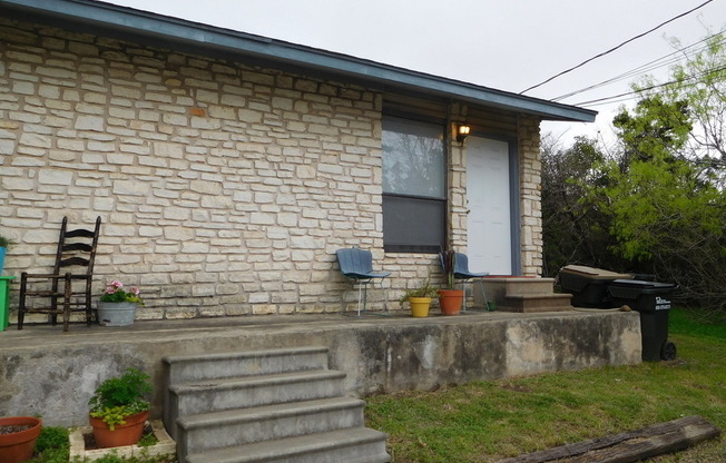 908 ALLEN ST
