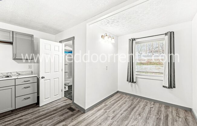 2 beds, 1 bath, $1,250