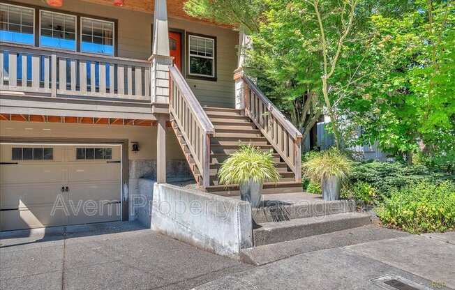 2437 N ALBERTA
