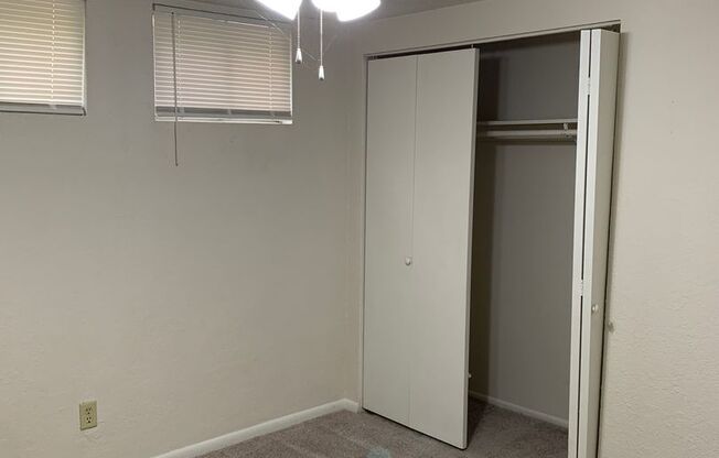 2 beds, 1 bath, 700 sqft, $865, Unit 9022