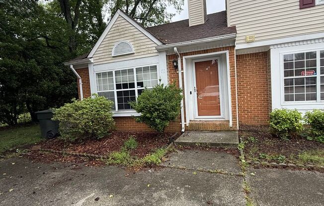 Beautiful Updated 3 Bedroom, 2 Bathroom Townhome in Hampton