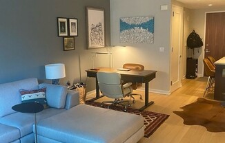 1 bed, 1.5 baths, 875 sqft, $5,500, Unit 711