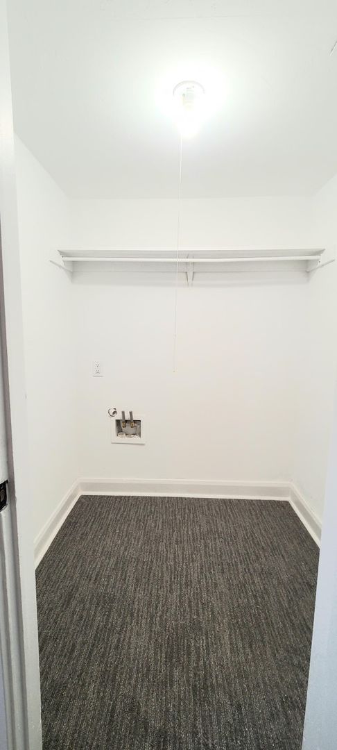 Studio, 1 bath, 395 sqft, $895, Unit 014