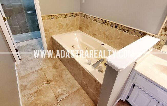 Gorgeous 4 Bedroom/3 Bath Home in Shawnee-Available in MAY!!