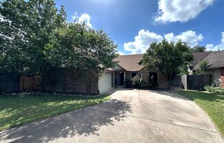 Charming Garden-Style 3 Bedrooms 2 Bathroom Single Family Home for Rent in South Austin, Cul-de-Sac lot
