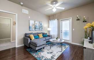 Big oaks apartments lakeland florida furnished model apartment home living room