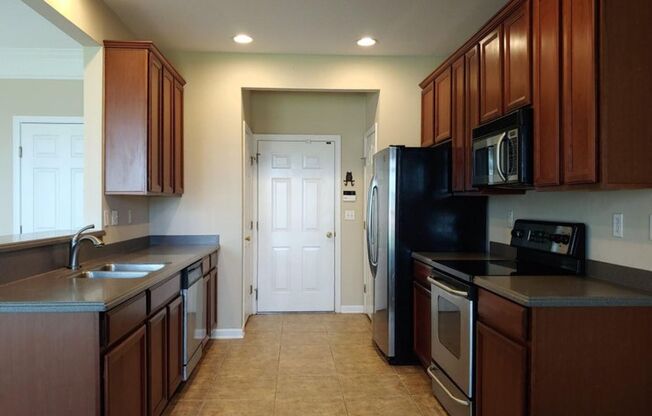 3 beds, 2.5 baths, $2,050, Unit # NEW OWNER