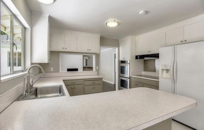 Charming San Mateo Home in a Quiet Countryside Neighborhood