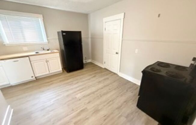 3 beds, 1 bath, $1,200