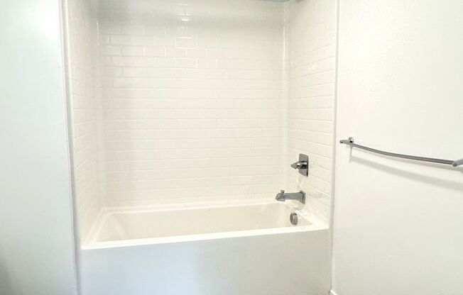 1 bed, 1 bath, 696 sqft, $2,995, Unit 109