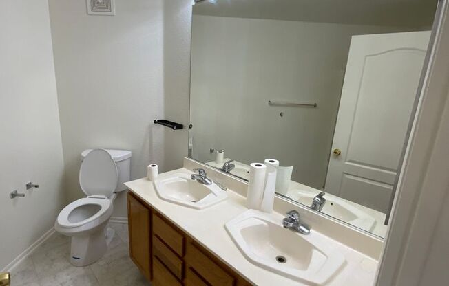 2 beds, 2 baths, $1,295