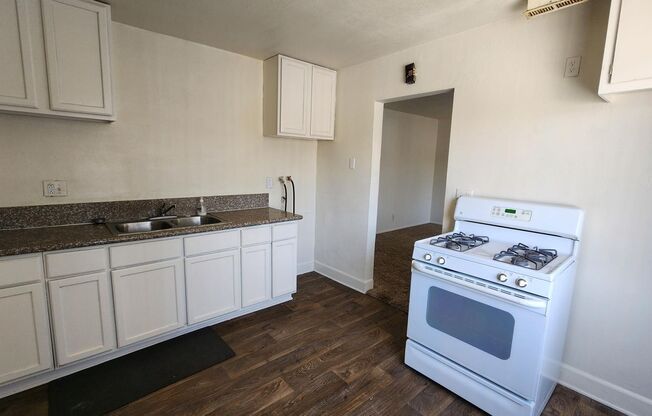 2 beds, 1 bath, $1,695