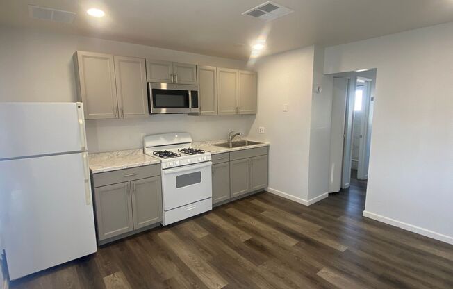 1 bed, 1 bath, $1,025, Unit # A