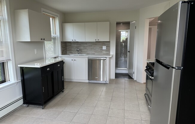 83 LEYDEN ST