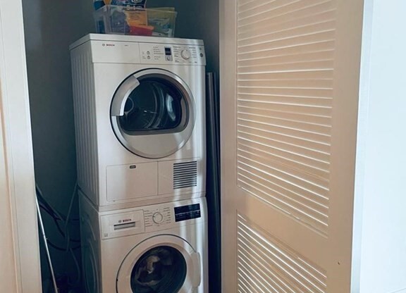 1 bed, 1 bath, 663 sqft, $3,400, Unit 510