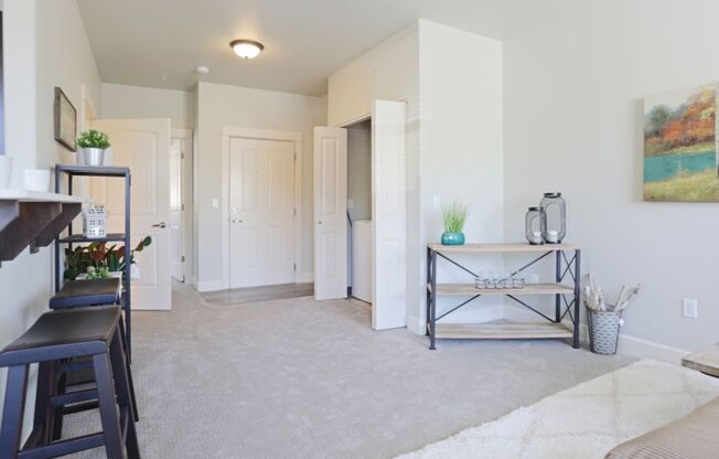 1 bed, 1 bath, 728 sqft, $1,475, Unit 137