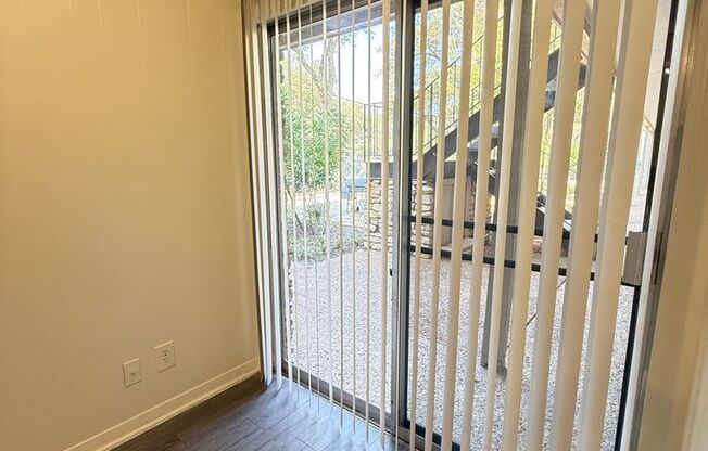 1 bed, 1 bath, 550 sqft, $1,175, Unit MKEA-102