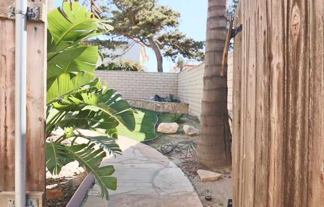 Live in Style in the Heart of Camarillo!