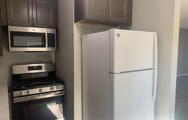 2 beds, 1 bath, 1,100 sqft, $3,100, Unit D