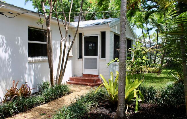 Fully Renovated 3/3 Northwood Home with Guest Cottage – Move-In Ready!