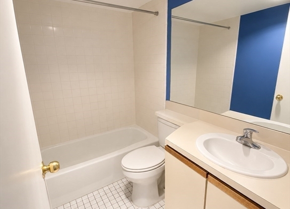 3 beds, 3.5 baths, 1,900 sqft, $4,800, Unit TH-3