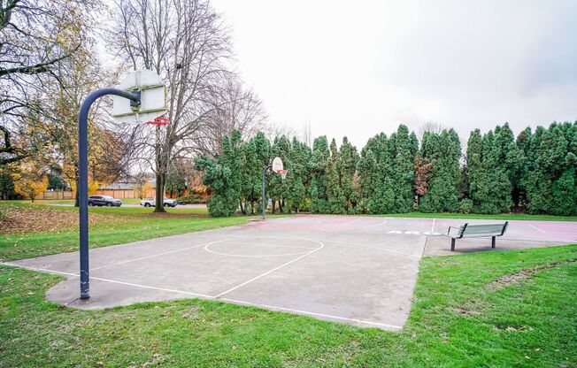 3 beds, 1 bath, 950 sqft, $1,620, Unit C-08